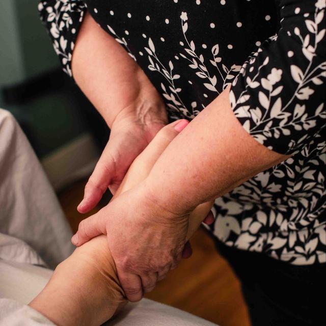 Hour massage w/Foot massage